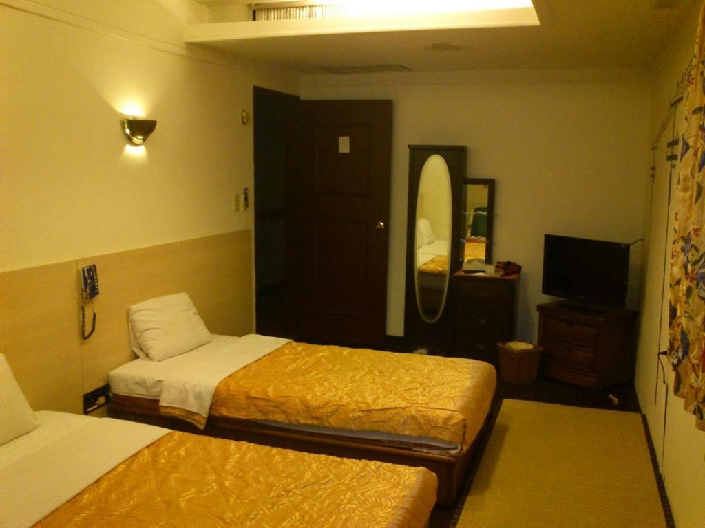 Rido Hotel Taichung Exteriör bild